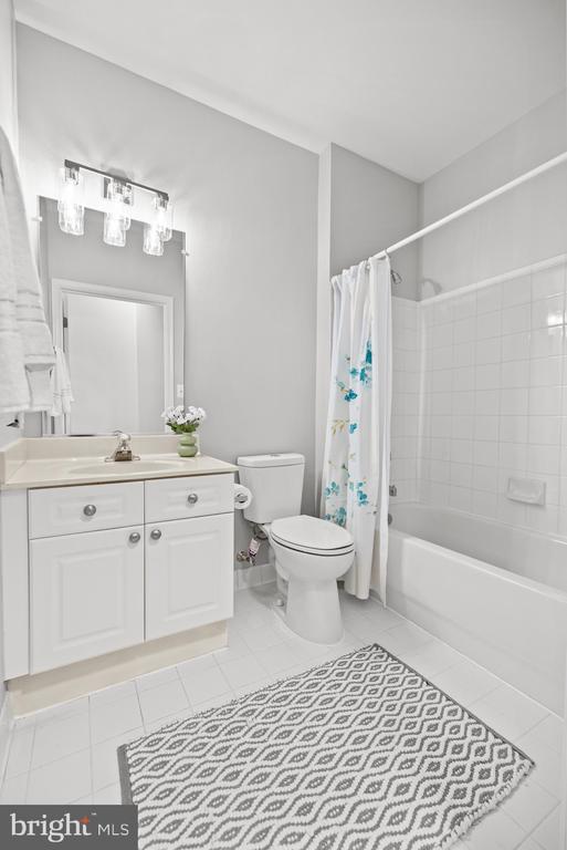 5112 DONOVAN DRIVE Unit: 107