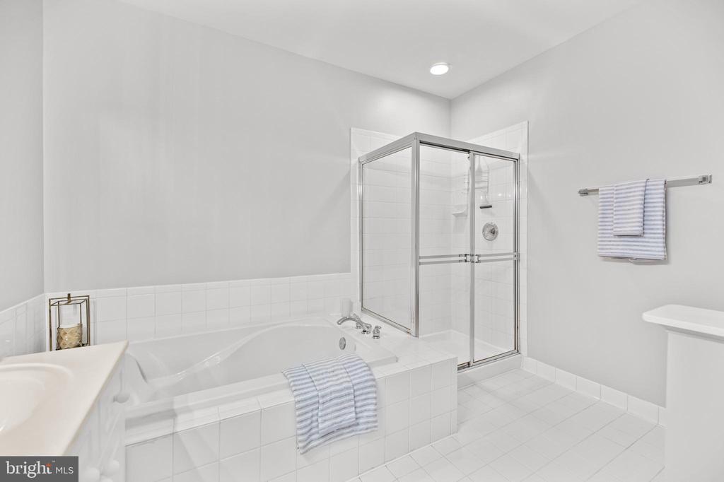 5112 DONOVAN DRIVE Unit: 107