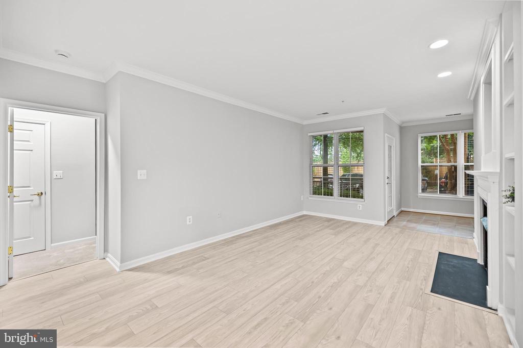5112 DONOVAN DRIVE Unit: 107