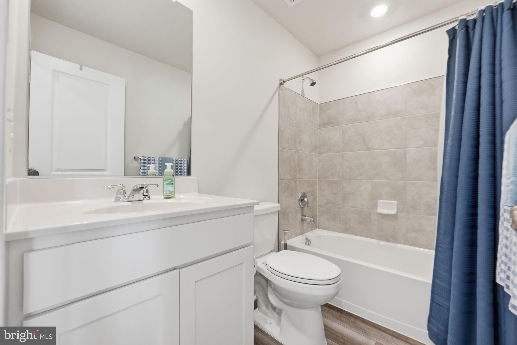 2243 BARHILL