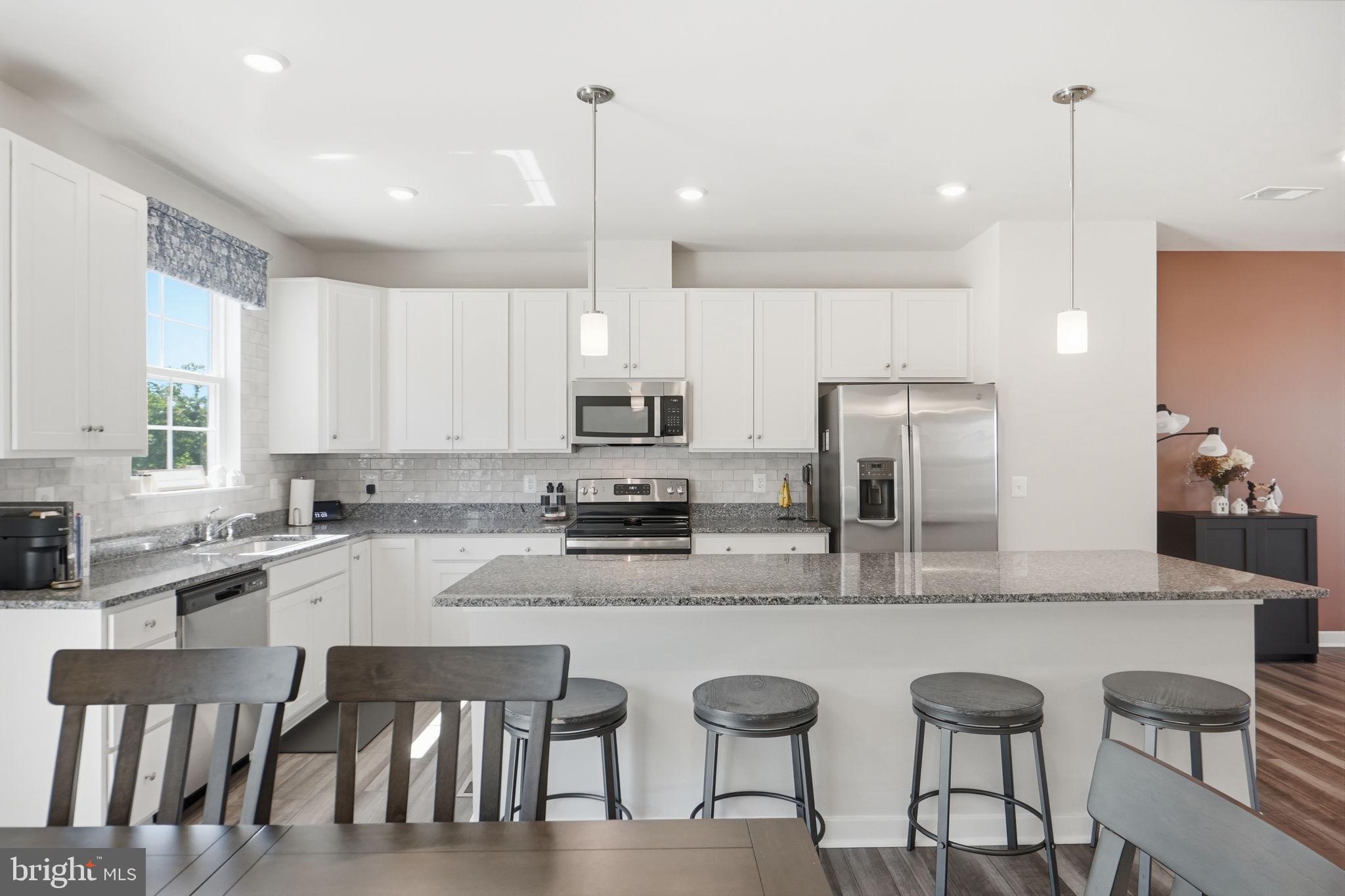 2243 BARHILL