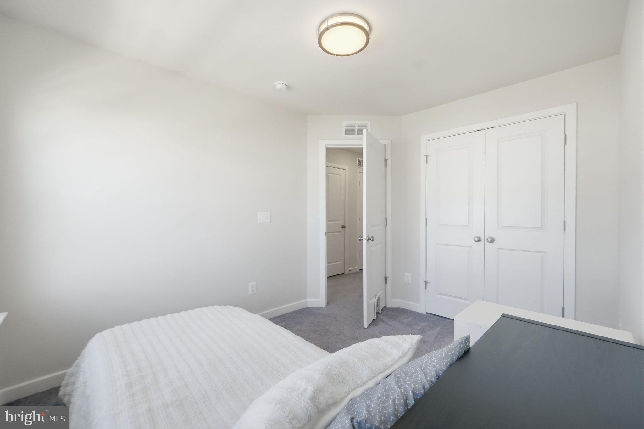 2243 BARHILL