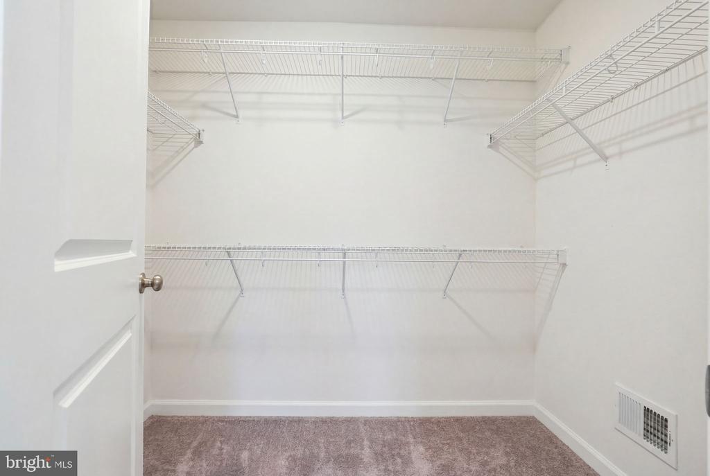 2243 BARHILL