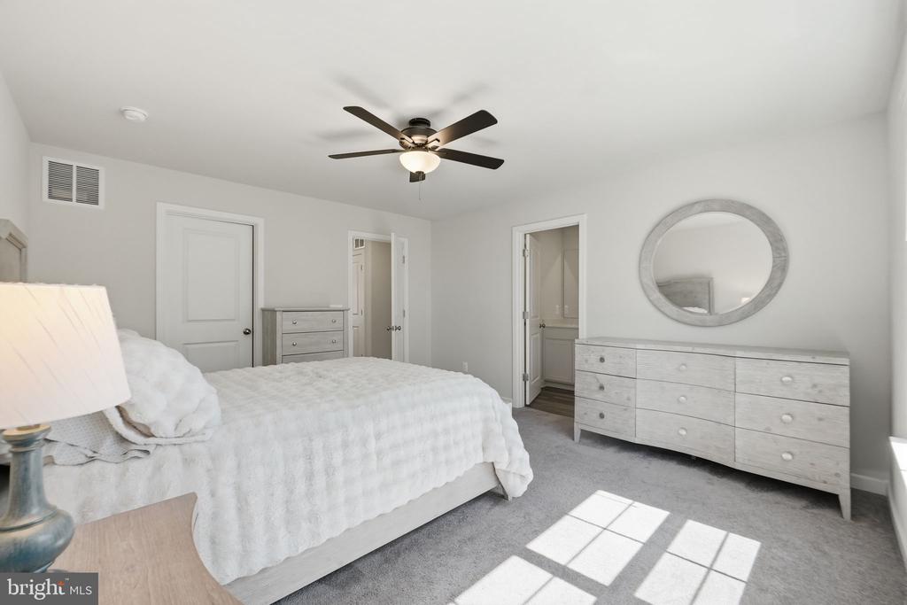 2243 BARHILL