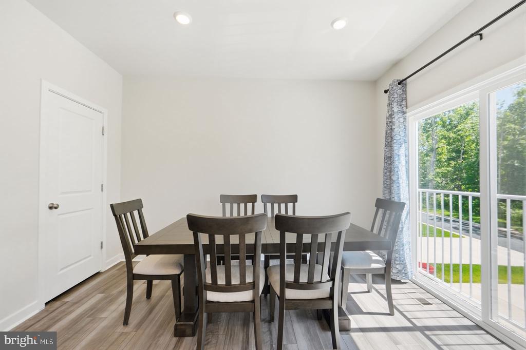 2243 BARHILL