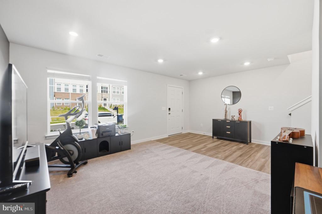 2243 BARHILL