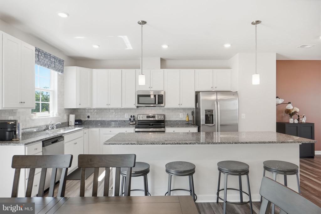 2243 BARHILL