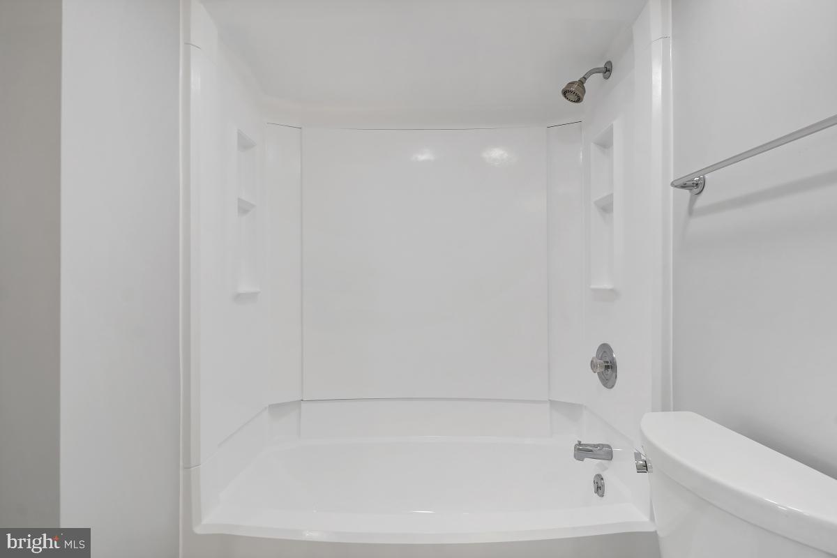 5904 Mount Eagle Dr #910