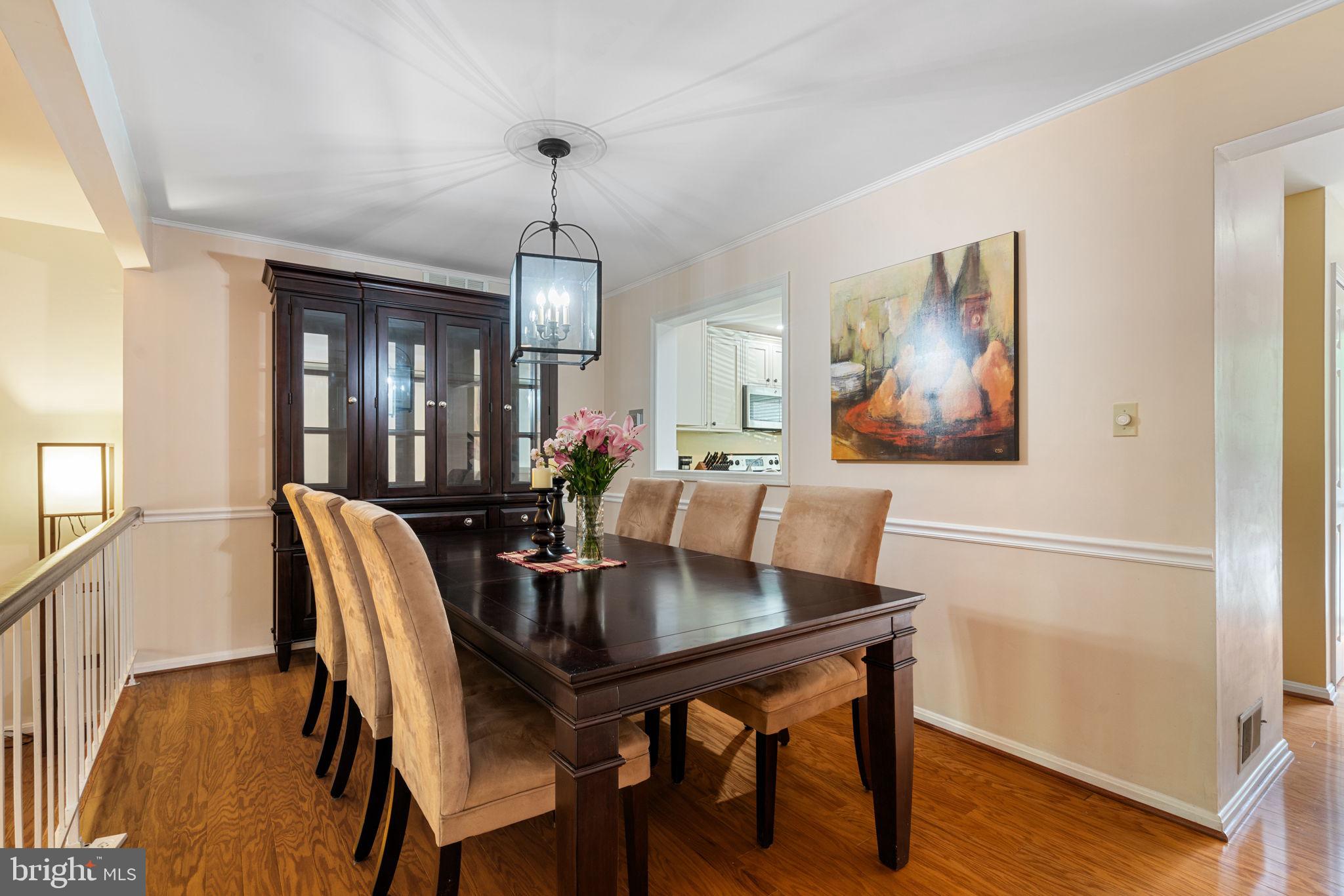 10334 Hampshire Green Ave