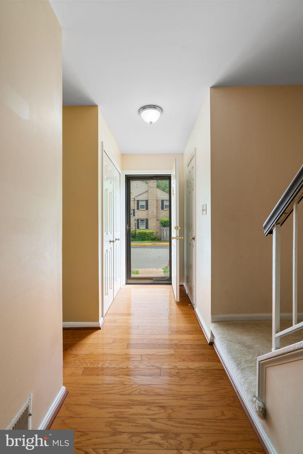 10334 Hampshire Green Ave