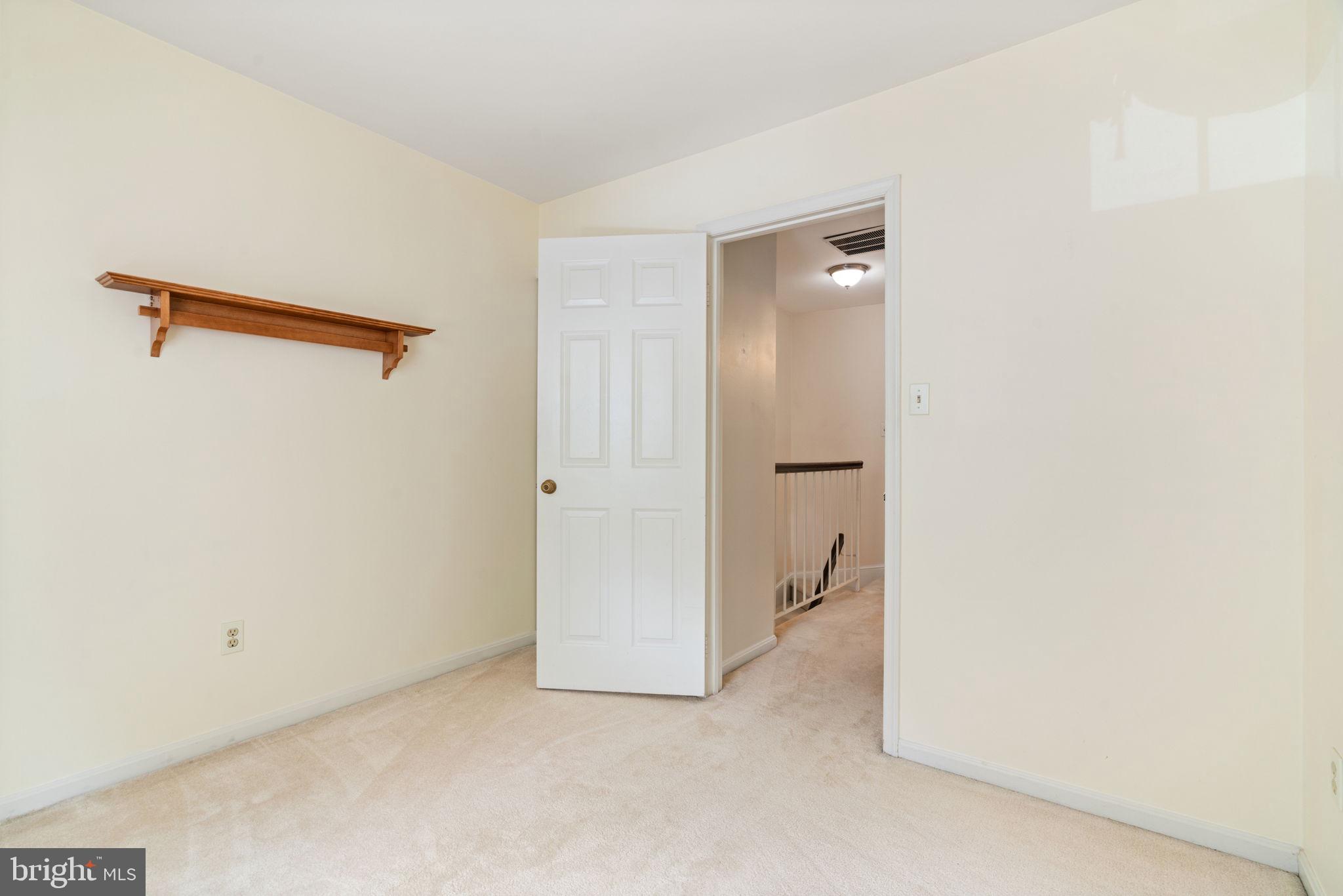 10334 Hampshire Green Ave