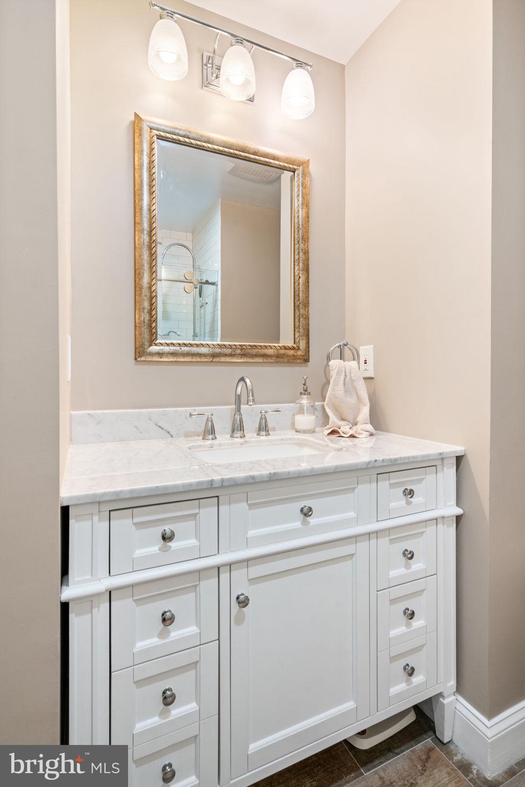 10334 Hampshire Green Ave