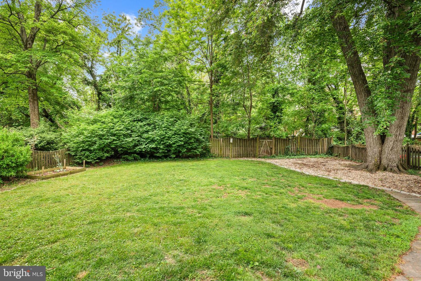6105 Brook Dr