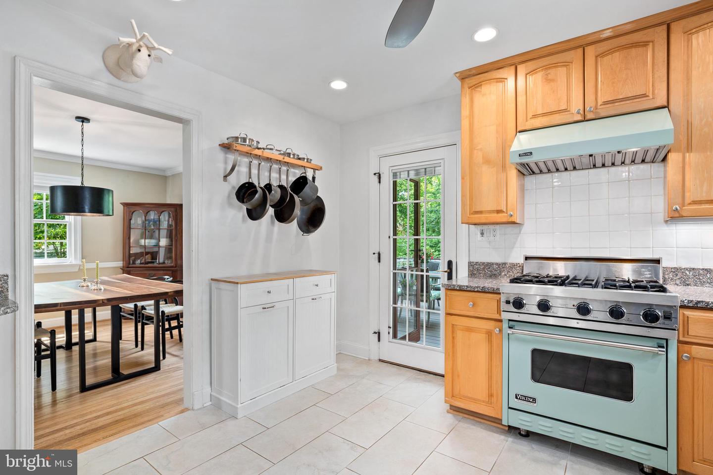 6105 Brook Dr