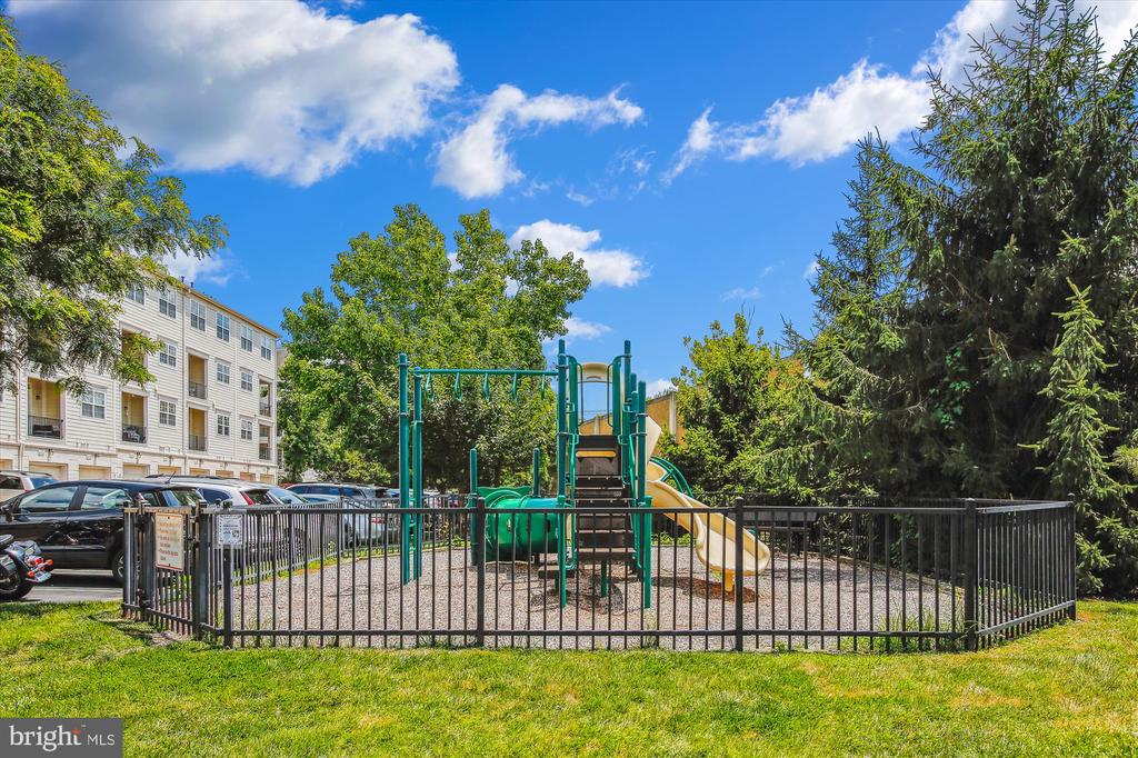 4104 MONUMENT COURT 204