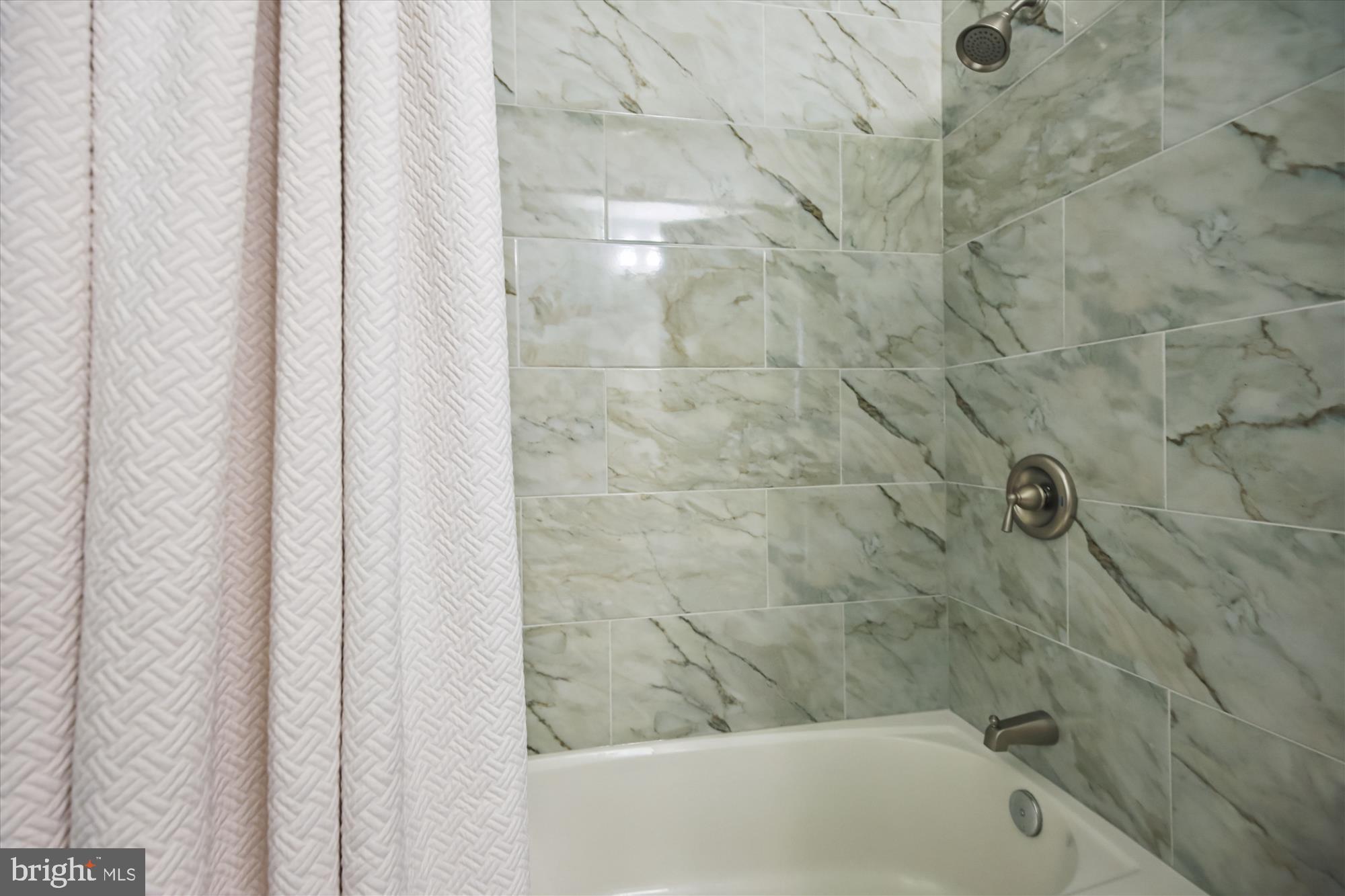 4104 MONUMENT COURT 204