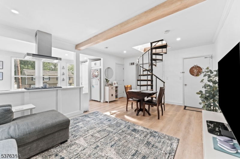 30 Aubrey St 3