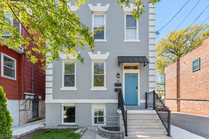 32 Willowdale Ave 2