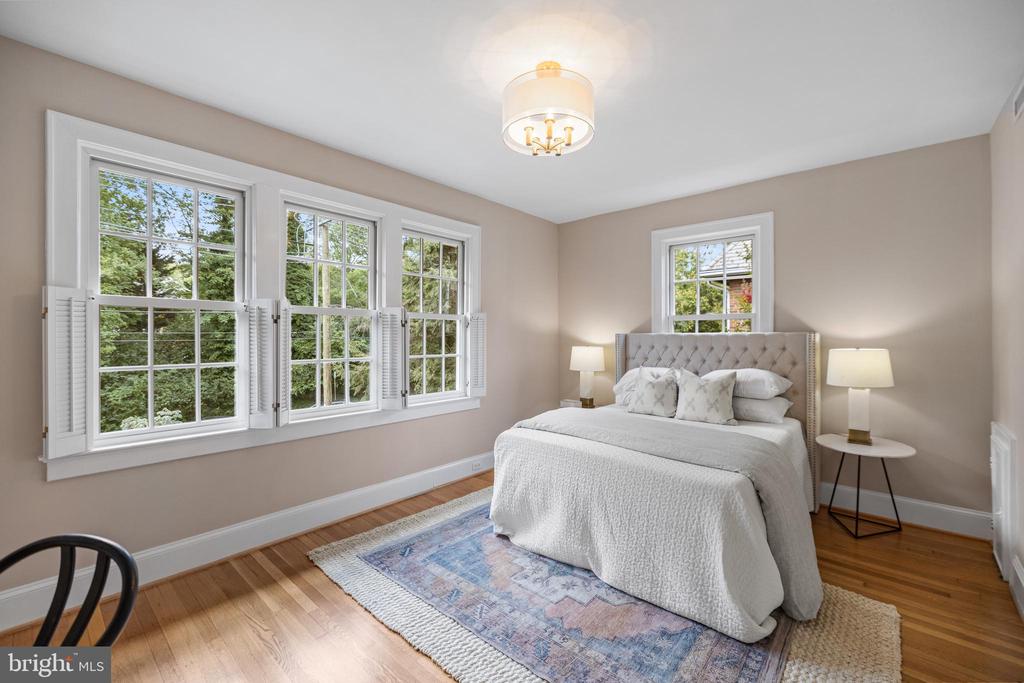 3415 Fessenden St NW