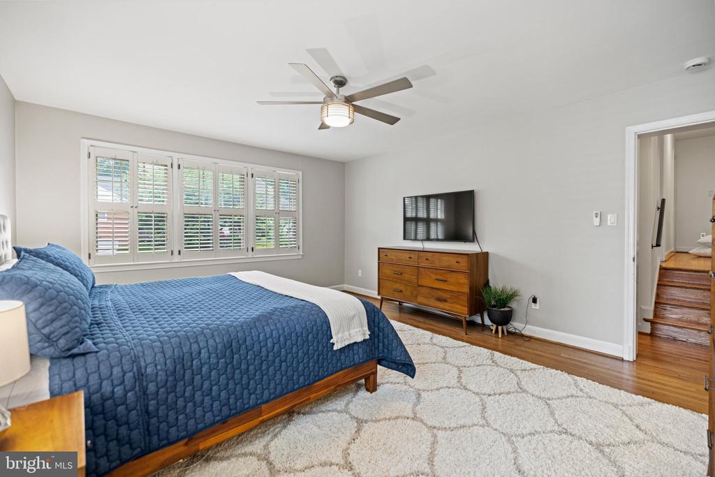 2833 Arizona Ter NW