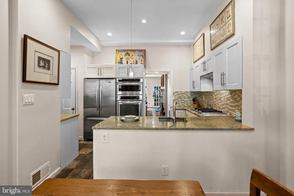 2426 I ST NW