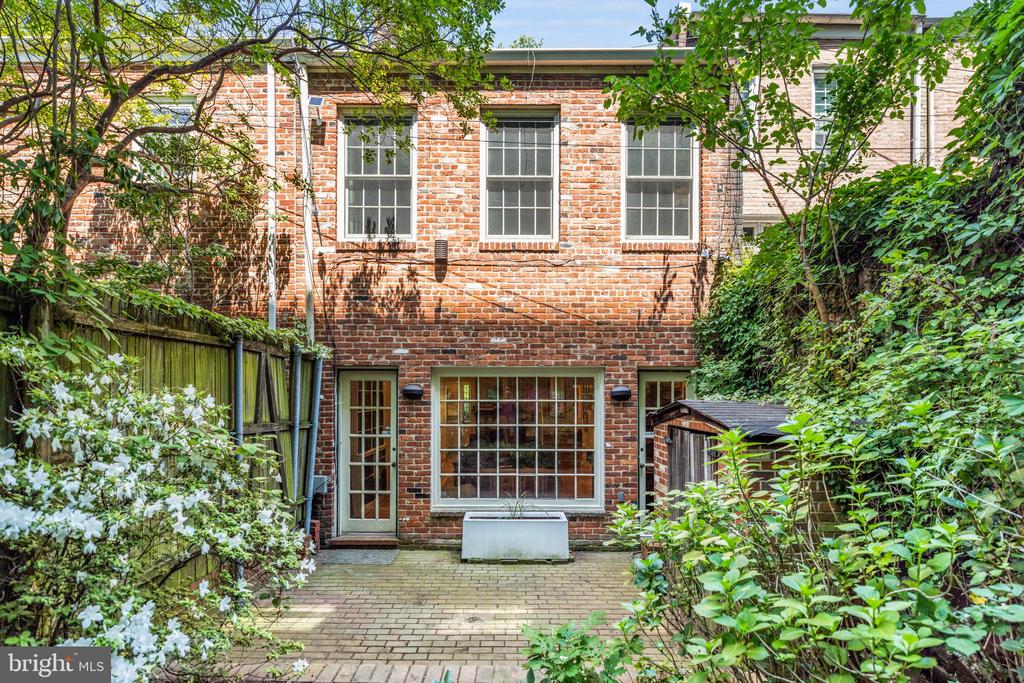 2426 I ST NW