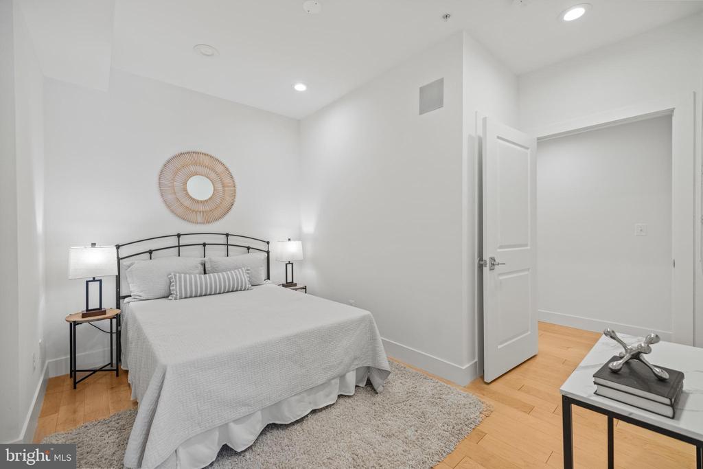 816 Kennedy St NW #2