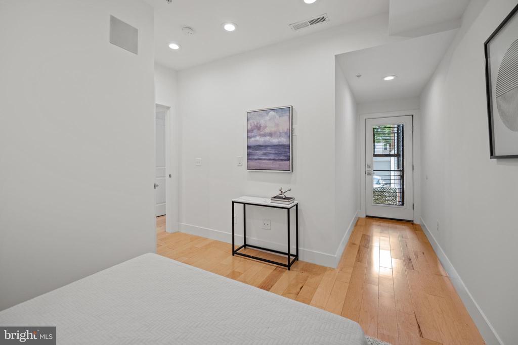 816 Kennedy St NW #2