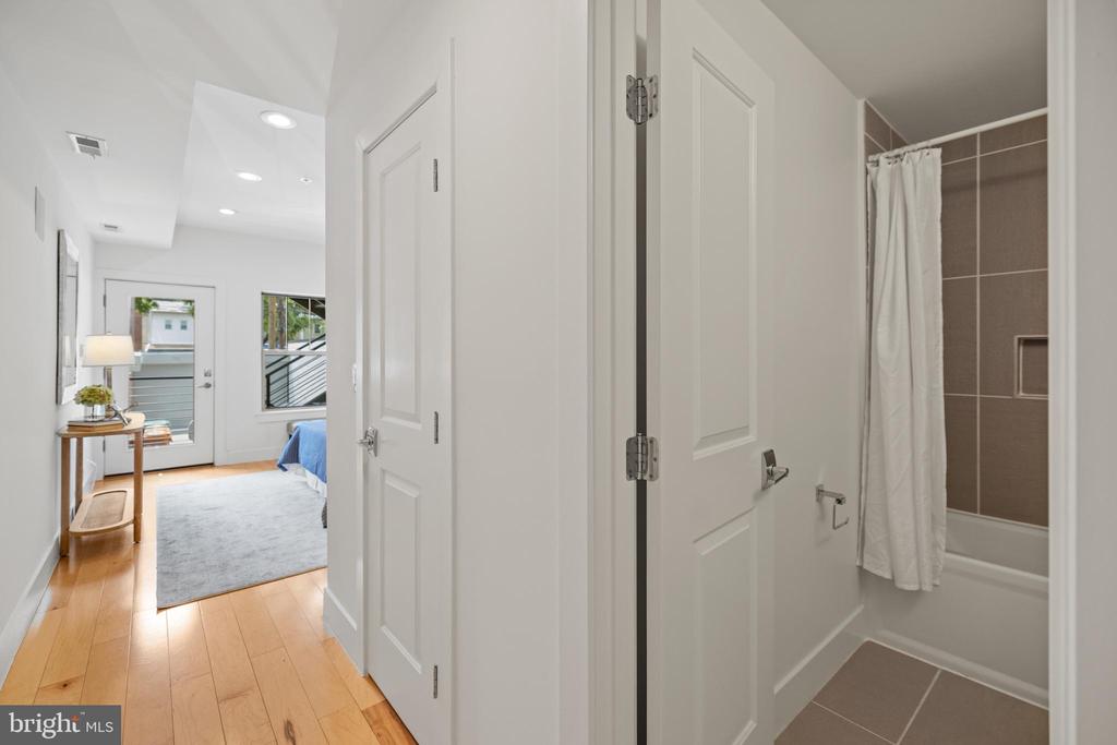 816 Kennedy St NW #2