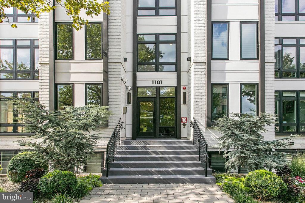 1101 Q St NW #301