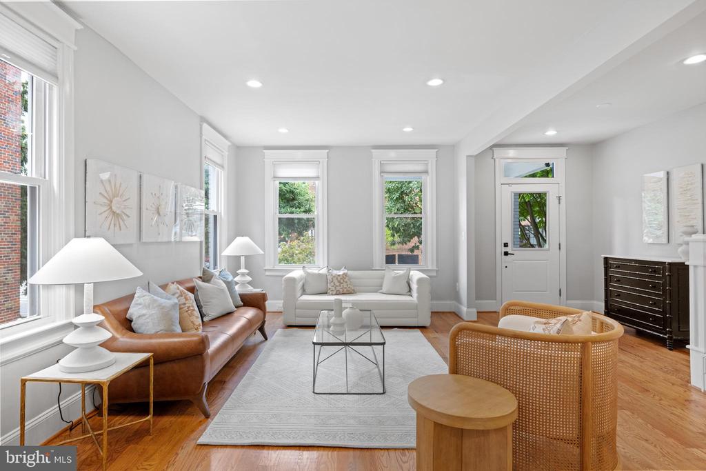 1346 Longfellow St NW