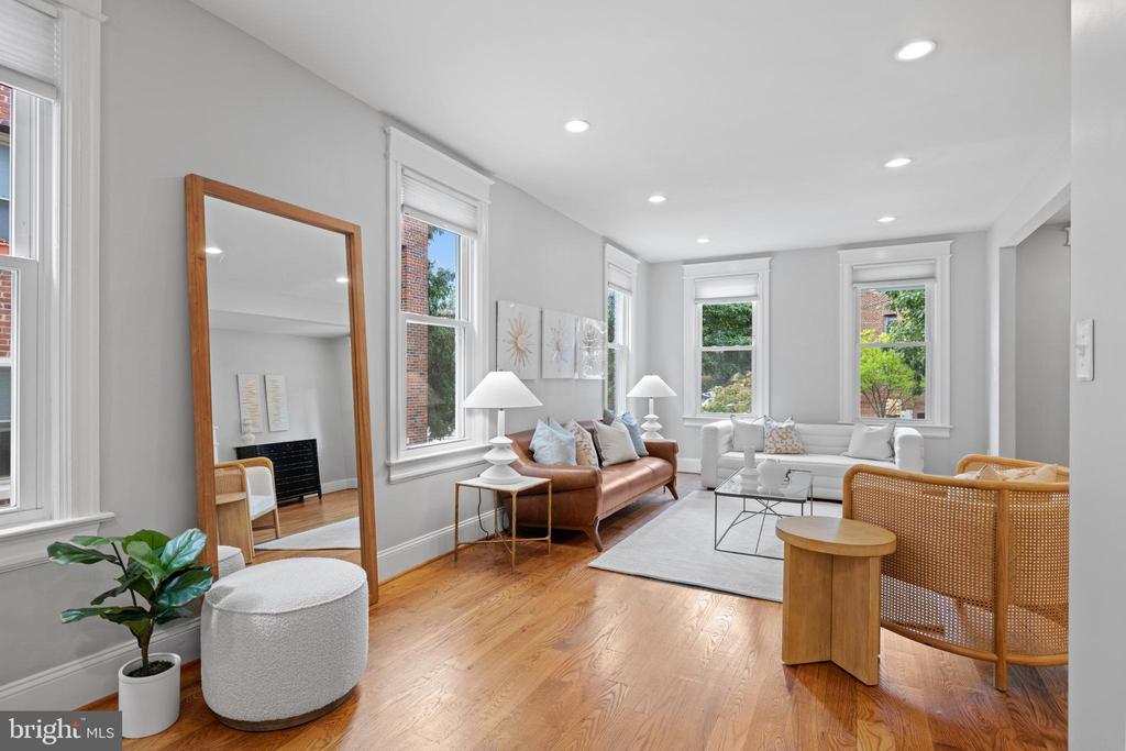 1346 Longfellow St NW