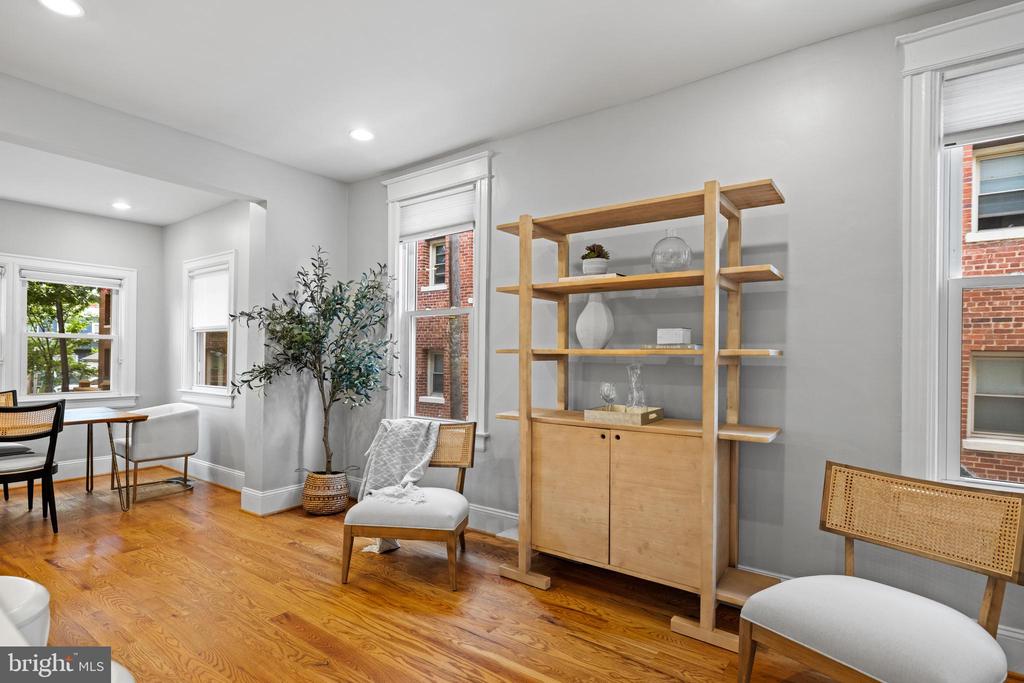 1346 Longfellow St NW
