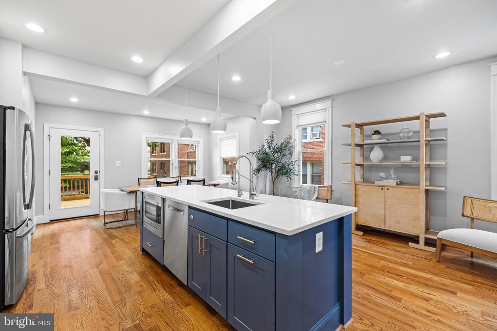 1346 Longfellow St NW