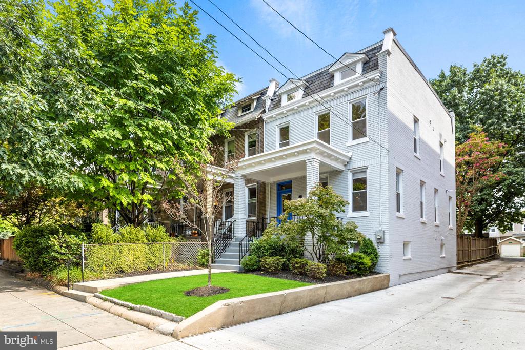 1346 Longfellow St NW
