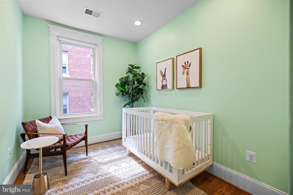 1346 Longfellow St NW