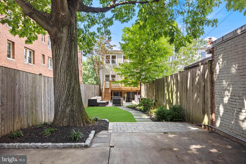 1346 Longfellow St NW
