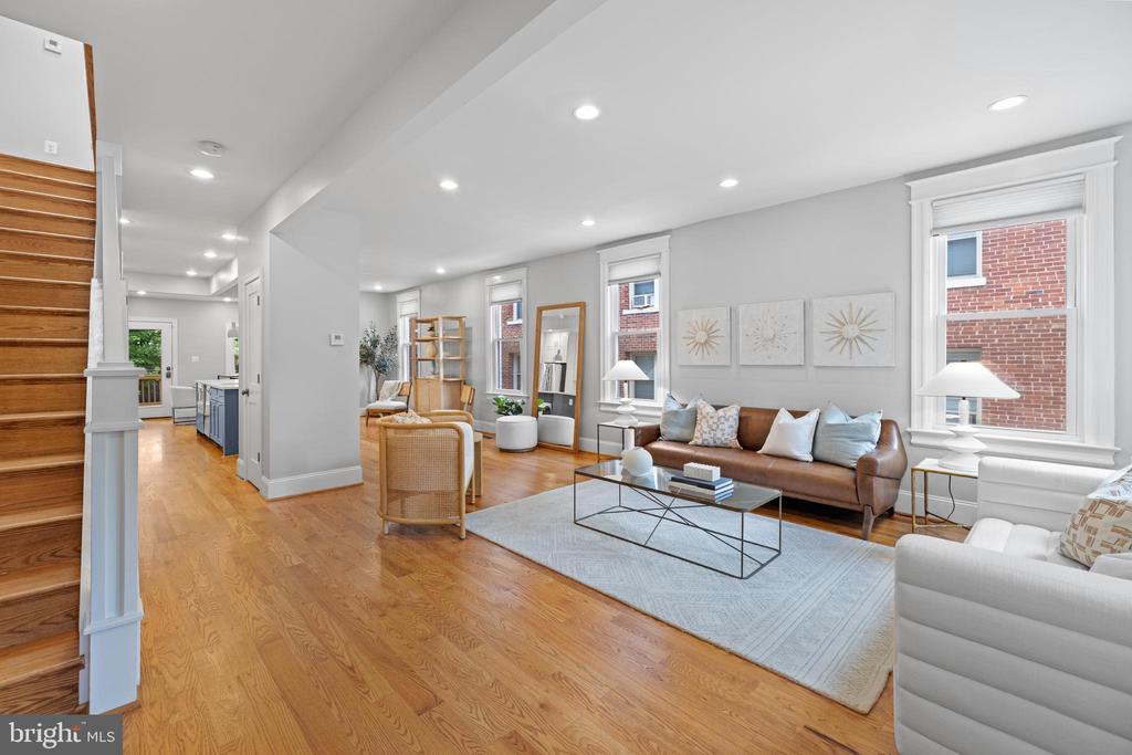 1346 Longfellow St NW