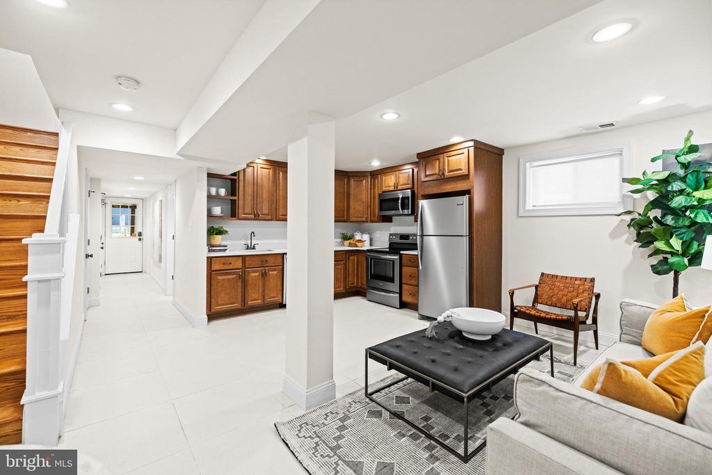 1346 Longfellow St NW