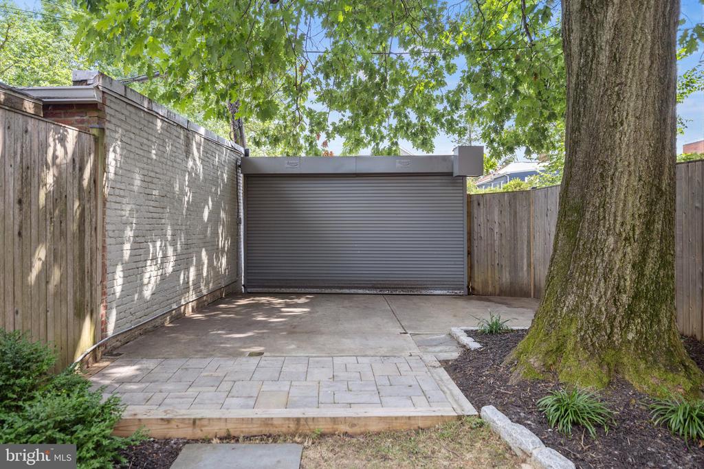 1346 Longfellow St NW