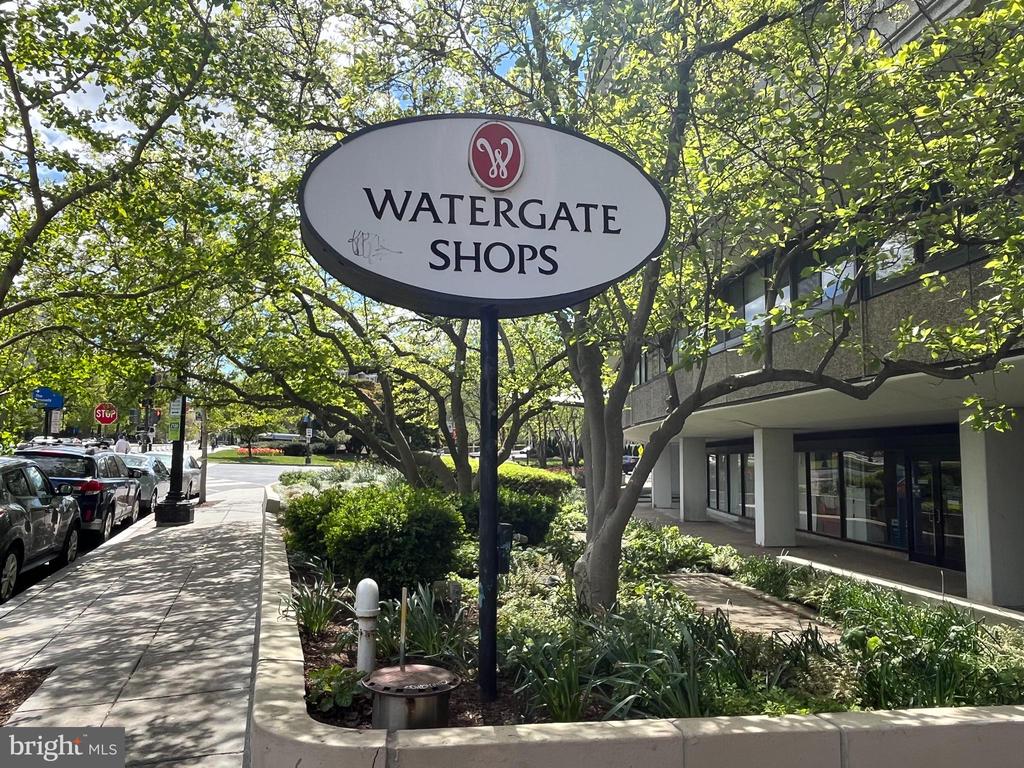 700 New Hampshire Ave NW #1520