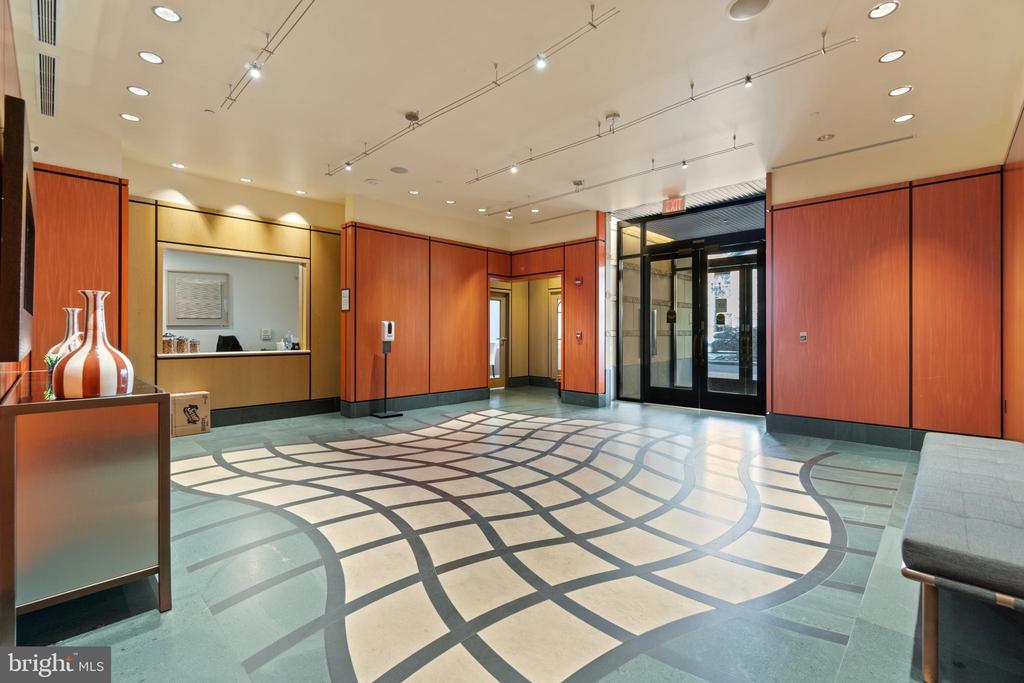 400 Massachusetts Ave NW #713