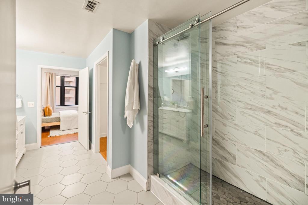 400 Massachusetts Ave NW #713