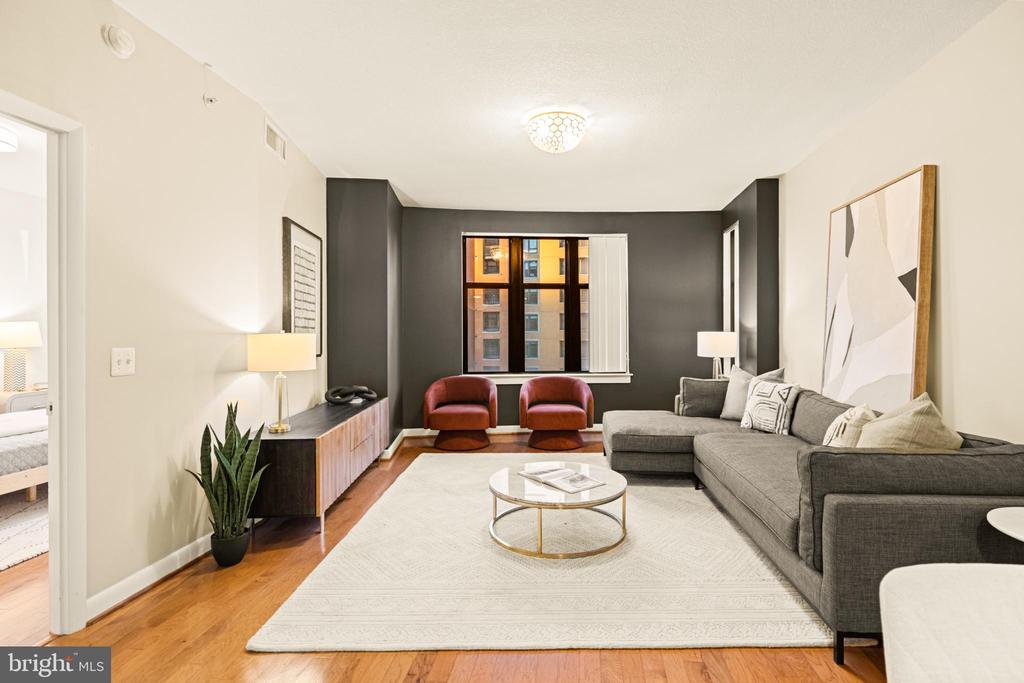 400 Massachusetts Ave NW #713