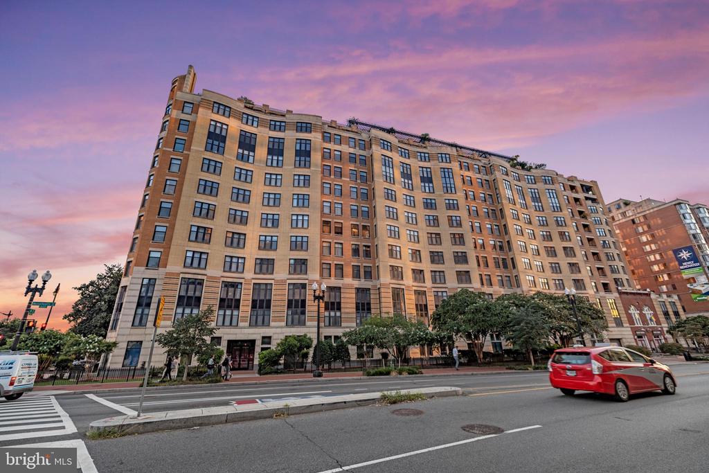 400 Massachusetts Ave NW #713