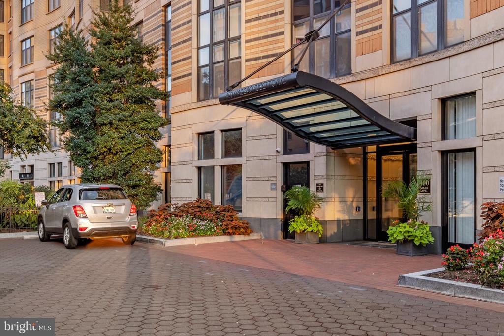 400 Massachusetts Ave NW #713