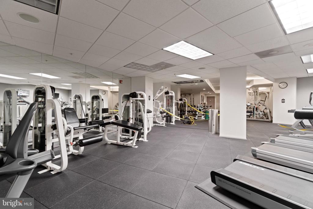 400 Massachusetts Ave NW #713