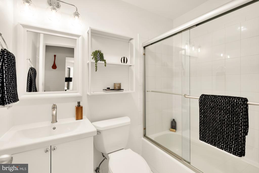 1844 Columbia Rd NW #301