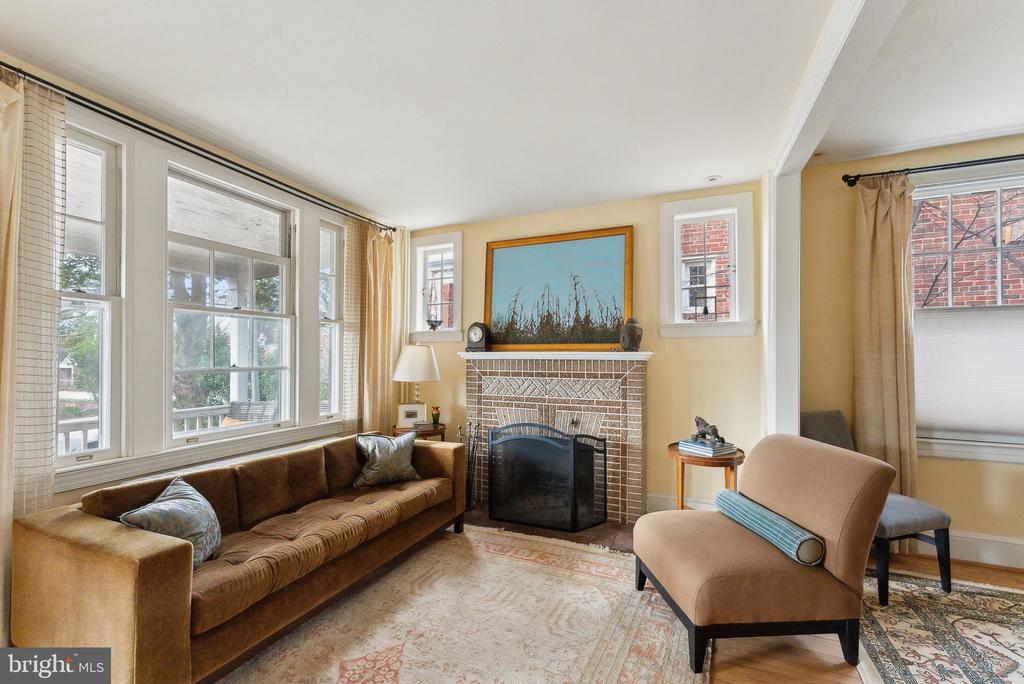 4543 44th St NW