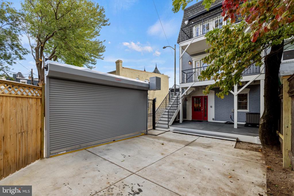 119 Bates St NW #2
